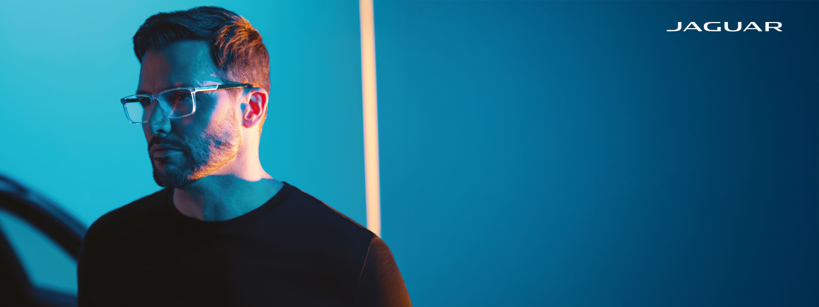Jaguar Eyewear: Mann mit Brille